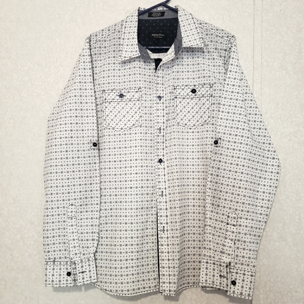 EIGHTY EIGHT LONG SLEEVE BUTTON UP SHIRT...SIZE:L COLOR:WHITE-NAVY BLUE